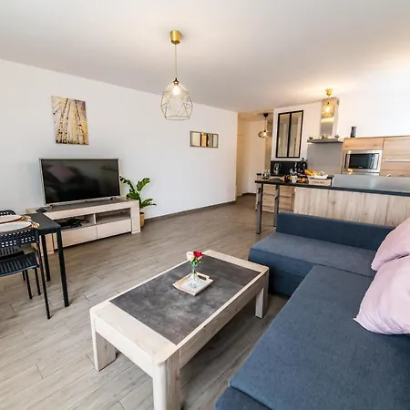 Apartment Le Gracieux Situe En Plein Centre Proche Val Deurope Village Nature