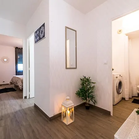 Le Gracieux Situe En Plein Centre Proche Val Deurope Village Nature Apartment